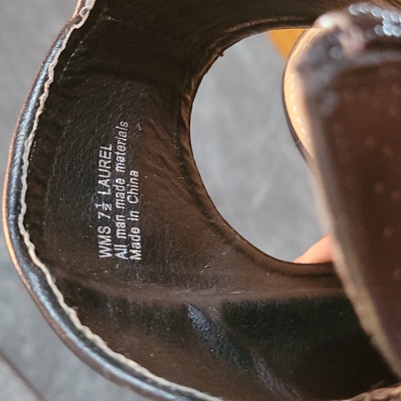 Vegan leather peep toe heels - Picture 10 of 10